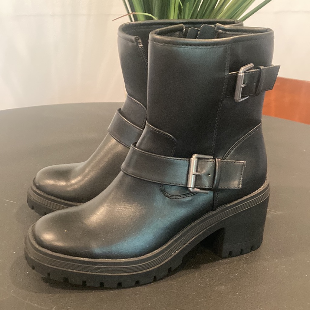 Esprit Black Lug Sole Biker Boots With Buckle Detail Nwot Size 7.5